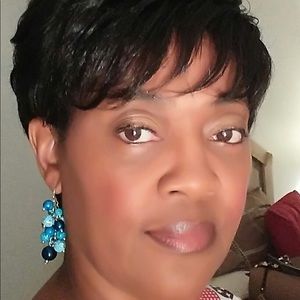 Meet your Posher, Debra